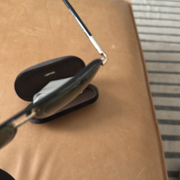 All scratched up Tom Ford - Picture 6 of 7